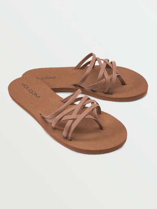 Women’s sandals abstract leather flair -Legacy Sandal - Cognac